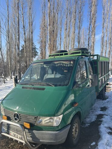 Легкий грузовой транспорт: Легкий грузовик, Б/у — 10