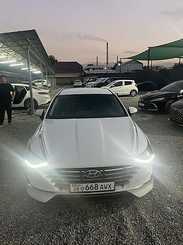 300 мин сом: Hyundai Sonata: 2022 г., 2 л, Автомат, Газ, Седан — 2