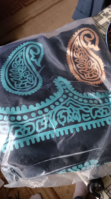 Baş geyimləri: Kelagayi böyük ölçülərdə.ipekler 35 m.ketan pambıq 30 m — 12