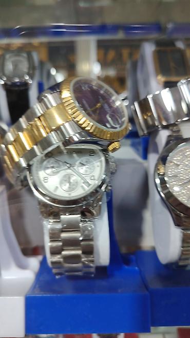 bakida saat: Michael Kors qadın qol saatı - Korpus: qızılı ton, bəzəkli daşlarla — 5