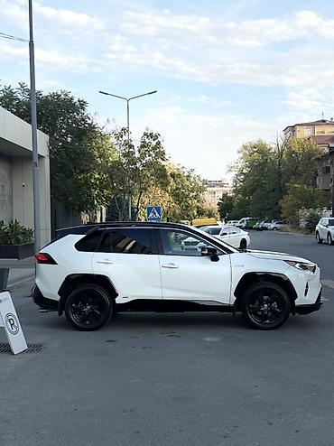 Toyota: Toyota RAV4: 2020 г., Гибрид, Кроссовер — 4