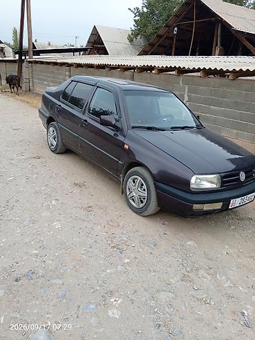 бампер на виш: Volkswagen Vento: 1993 г., 1.8 л, Механика, Бензин, Седан — 3