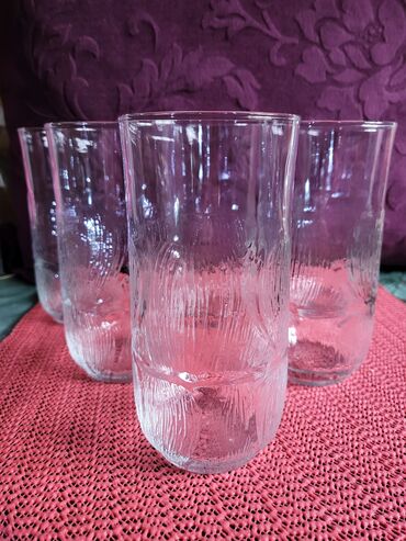 Čaše: Case nove iz 80ih Arcoroc univerzalne. Francuske case sa listovima — 2