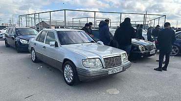 mersedes b: Mercedes-Benz E-Class W124 sedan - Kuzov: 4 qapılı sedan, gümüşü — 6