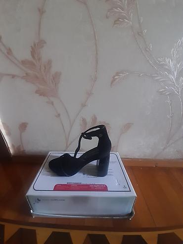 hilfiger: Ölçü: 39.5, İşlənmiş — 1