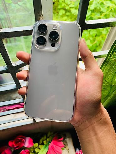 IPhone 15 Pro, Б/у, 128 ГБ, Серебристый, Чехол, 85 %