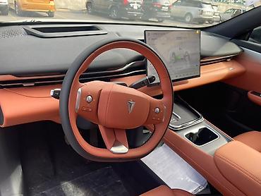 leapmotor b10: Changan : 2026 г., Гибрид — 8