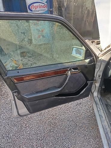 silk way: Mercedes-Benz 220: 1995 г., 2.2 л, Автомат, Бензин, Универсал — 9
