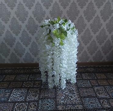 tebii guller: Dekorativ süni çiçək kompozisiyası - Rəng: ağ çiçəklər, yaşıl — 1