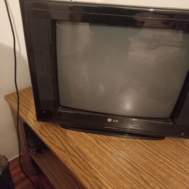 прадаю телевизор: Продаю цветной телевизор в отличном состоянии за символическую цену