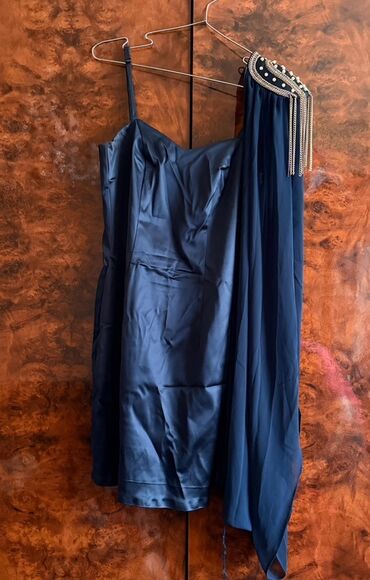 Ziyafət donları: Bu geyim qadınlar üçün nəzərdə tutulmuş müxtəlif üslublu iki paltardan -da lalafo.az — 10 Ziyafət donları: Bu geyim qadınlar üçün nəzərdə tutulmuş müxtəlif üslublu iki paltardan — 10