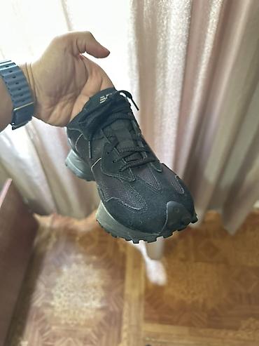 Мужские кроссовки, 43, New Balance, Б/у, цвет - Черный