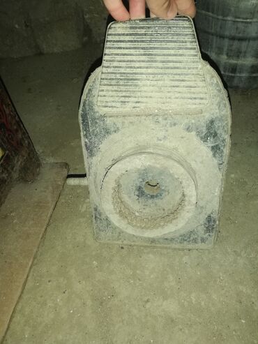 Hava vuranlar: Məhsul: Tövlə/ferma üçün əl fırlatmalı hava üfürəni (körük tipli hava — 2