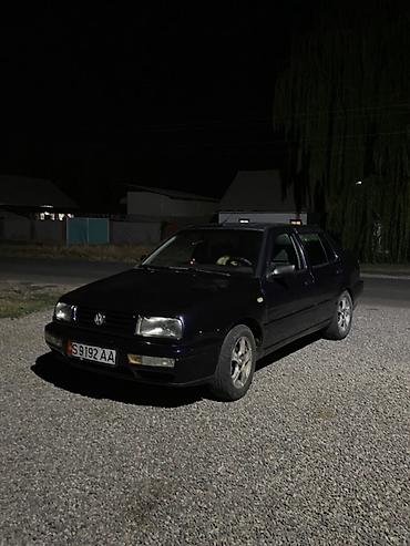 Volkswagen Vento: 1997 г., 1.6 л, Механика, Бензин, Седан — 4