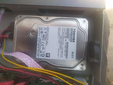 manitor dell: Dell LCD monitor + Toshiba sərt disk Məhsulun tərkibi: - Dell LCD — 2