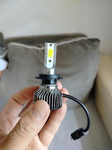 prodaja bisona: Na slici se nalazi set H7 LED sijalica za auto farove (kratka ili duga — 2