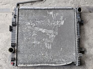 Радиаторы: Радиатор охлаждения двигателя Mercedes-Benz Atеgo, 2002г.в. Оригинал — 2