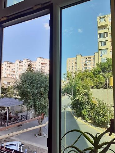 yeni guneşlide ucuz evler: Bakı, Yeni Günəşli Massiv V, 2 otaqlı, Köhnə tikili, m. Xalqlar Dostluğu, 52 kv. m — 8