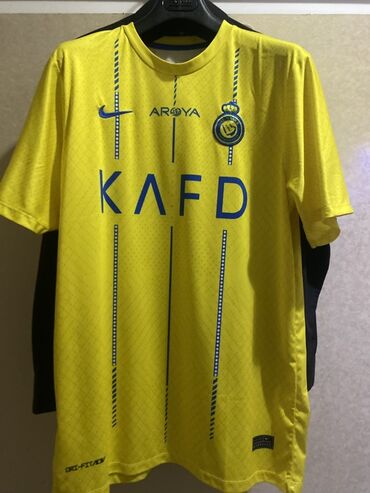 Çadırlar: Sarı rəngdə qısaqol futbol forması. Ön tərəfində Nike loqosu, ARQYA