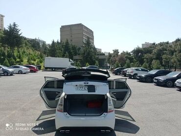 Toyota: Toyota Prius: 1.8 l | 2011 il Hetçbek — 4