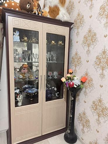 taxt sumqayit: İkiqat şüşə qapılı vitrin dolabı - Material: MDF/Laminate karkas, ön — 1