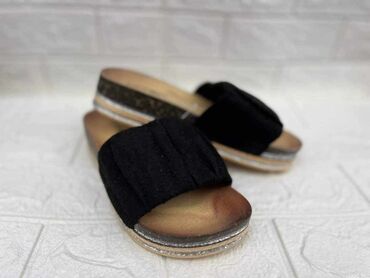 Papuče: 36-40
1600 din
Roba sa kosova na lalafo.rs — 6 Papuče: 36-40
1600 din
Roba sa kosova — 6