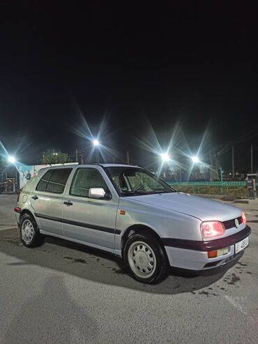 Volkswagen: Volkswagen Golf: 1993 г., 1.8 л, Механика, Бензин, Хэтчбэк