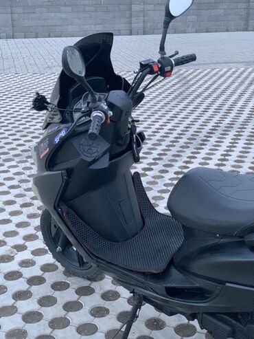 Скутеры: Тип скутера 125 куб. см, Бензин — 4