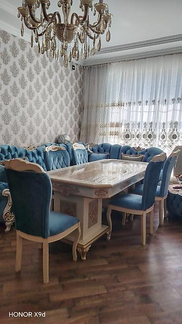 Masa desti 450azn 6 stulla. Masa acılmır yaxsı veziyyetde ünvan