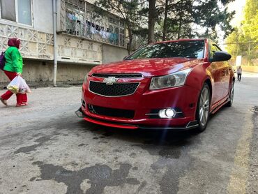 Ford: Model: Ford Mustang GT, kupe, 2 qapı Rəng: Tünd boz (metallic) Nömrə — 6