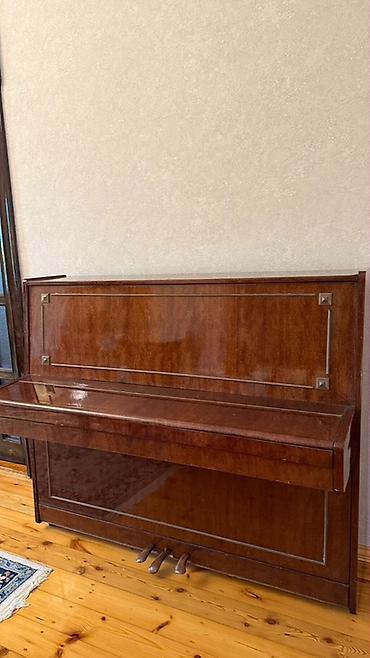 Upright piano – Belarus (Беларусь) markası - Korpus: qəhvəyi cilalı