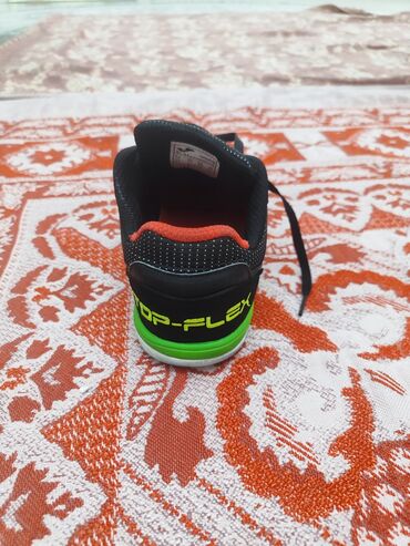 helix original заказать в бишкеке: Мужские кроссовки, 40, Joma, Б/у, Самовывоз