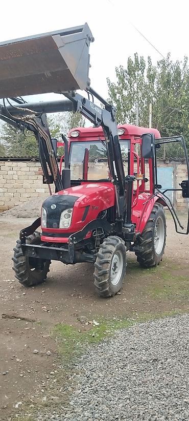 Kommersiya nəqliyyat vasitələri: Belarus (Bielarus) DF 404 qabaq yükləyici ilə traktor - Rəng — 3