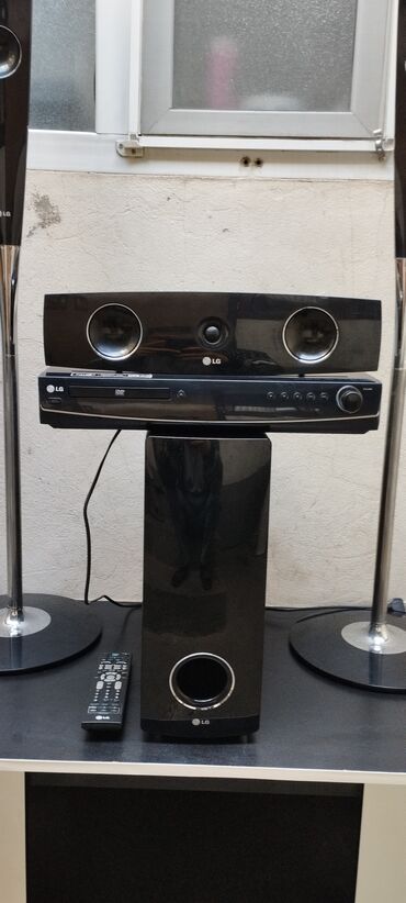 Musiqi mərkəzləri: LG ev kinoteatrı – 5.1 akustik sistem Komplekt: - 4 ədəd hündür — 4