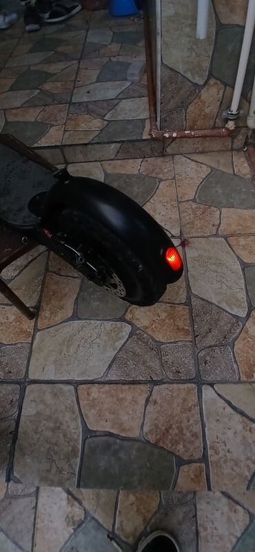 электрический самокат в баку: Elektrik skuter Salam. Skuter tam islek veziyetdedir.Süret 75 dir .2