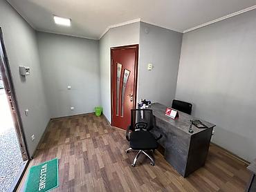 Коммерциялык мүлк: Продаю готовый офис Цена 4900$ Бартер только на авто. Площадь 16кв.м — 5