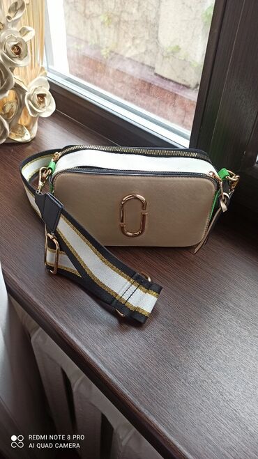 ремешок для ipod nano 6: Продаю новую сумочку, есть в запасе ремешок