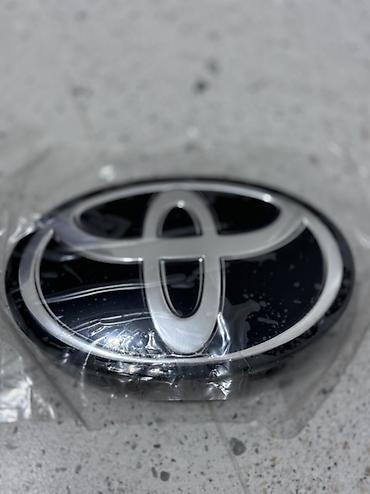 Продаю эмблему на Тойоту Камри 70-75 крепится на решётку радиатора at lalafo.kg Продаю эмблему на Тойоту Камри 70-75 крепится на решётку радиатора