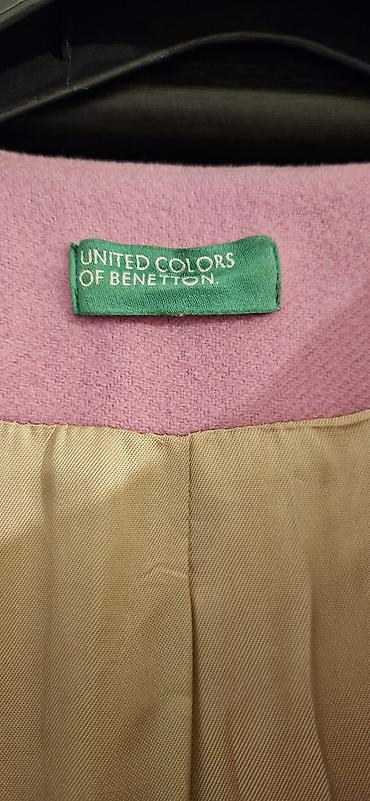qar geyimi: United Colors of Benetton qadın palto - Rəng: açıq çəhrayı - Model — 3