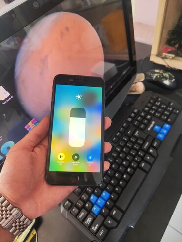 Apple iPhone: IPhone 8 Plus, 64 GB, Barmaq izi