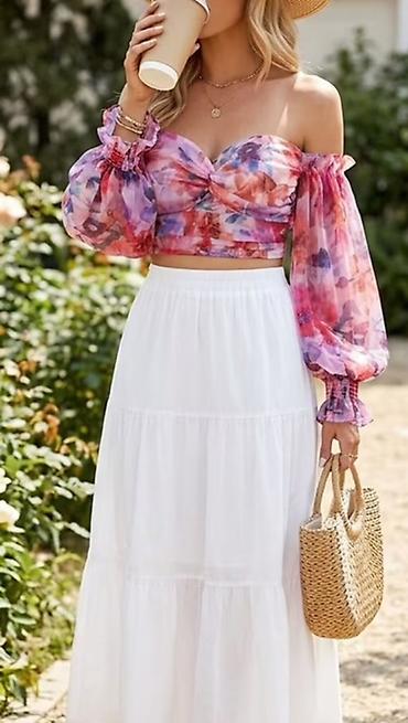 topdan paltar: Çiçək naxışlı şifon crop top - Dizayn: Büzgülü, bardot (off-shoulder) — 3