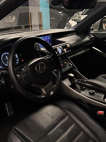 Lexus: Lexus IS: 2018 г. — 11