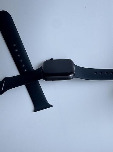 apple vach: Islek veziyyetdedir. Adapteri var, karpokpasi yoxdur, ekraninda xirda — 3