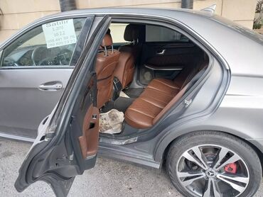 masin rolari: Mercedes-Benz E 220: 2.2 l | 2010 il Sedan