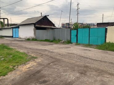продажа домов в городе бишкек: 70 м², 5 комнат, Старый ремонт Без мебели