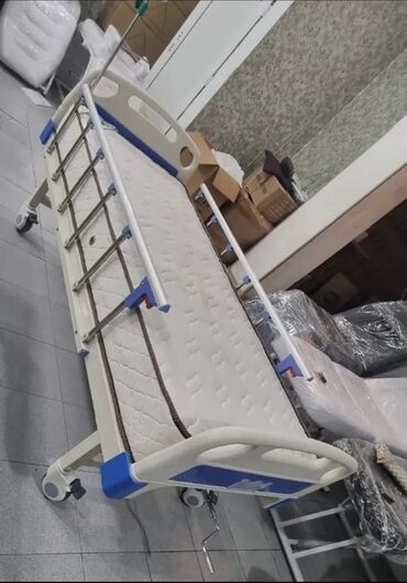 Кушетки: Tibbi çarpayı çox təcili satılır.10 gün işlenib. matras və çarpayı