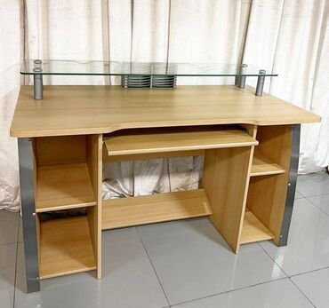 мягкая мебель для офиса: Компьютерный столик производства Германии, новый, размер 132 см х