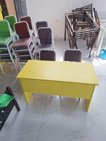 Uşaq masaları: Oğlan və qız üçün, Yeni, Siyirməsiz, Bağça masası, Stullar ilə — 10