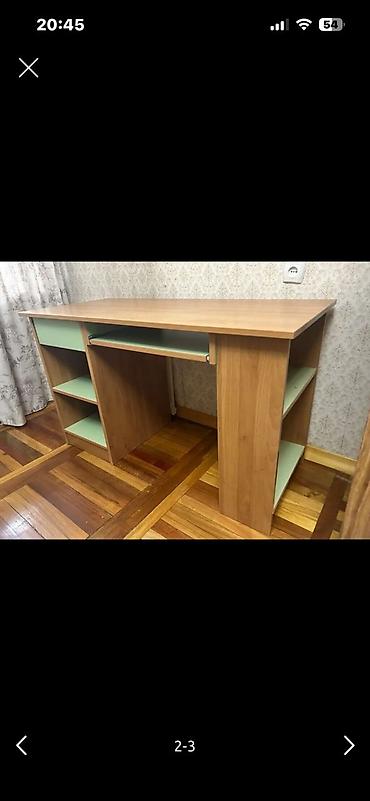 study table: Компьютерный/письменный стол с открытыми полками и выдвижной полкой — 3