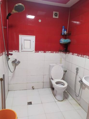 Uzunmüddətli kirayə mənzillər: Xətai rayonu,Həzi Aslanov metrosunun yanındaKFC arxasinda yerleşir,2 — 5